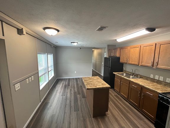 2nd image of 15057 Forest Blvd N Trailer 116