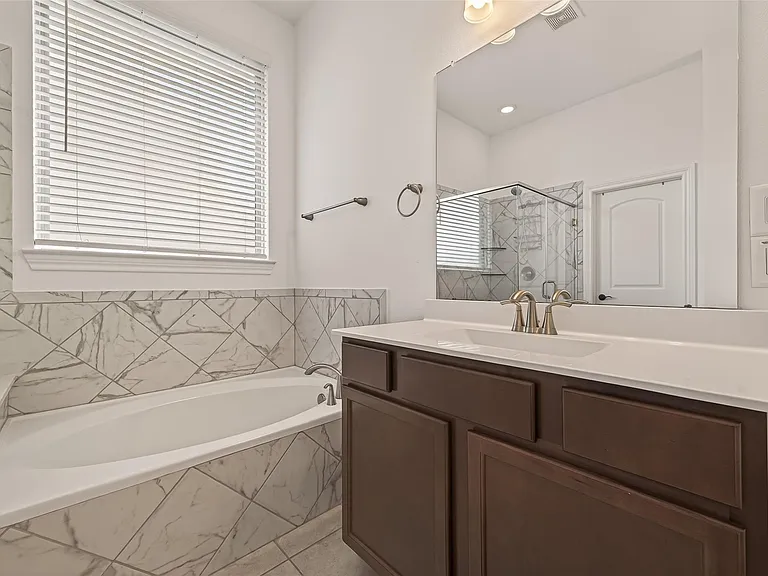 7319 Woodlark Ridge Dr — Photo 41