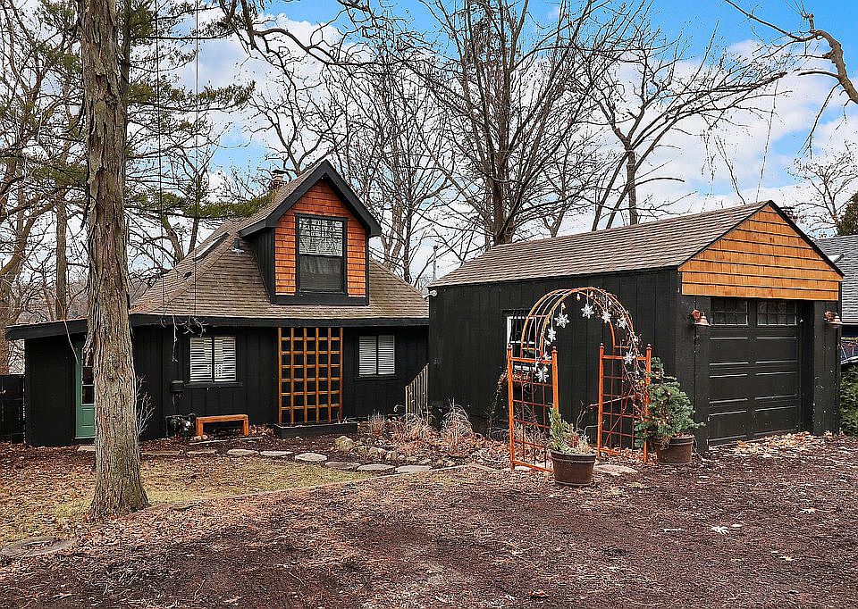 1st image of 21267 W Sylvan Dr