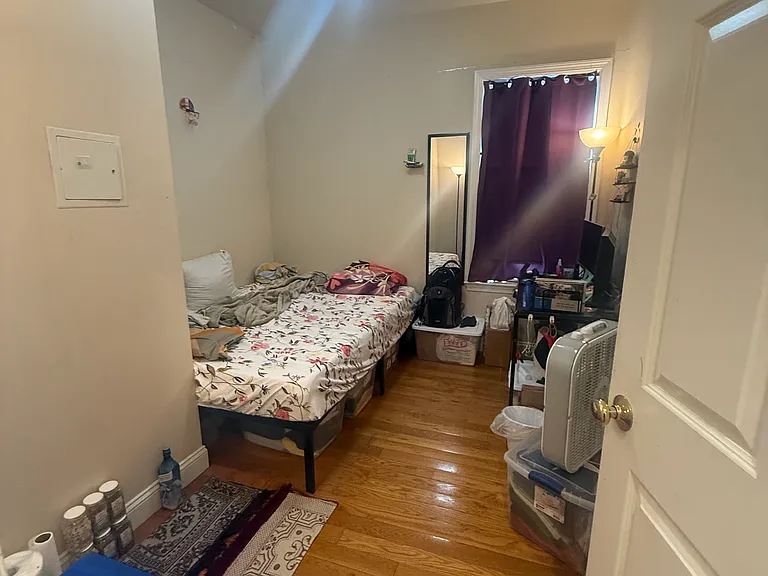 Circuit St — Photo 10