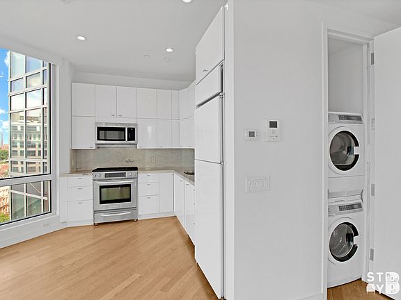 5th image of 525 Clinton Ave Penthouse 1S