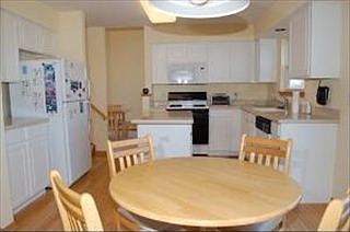 3rd image of 2947 Deerpath Ct
