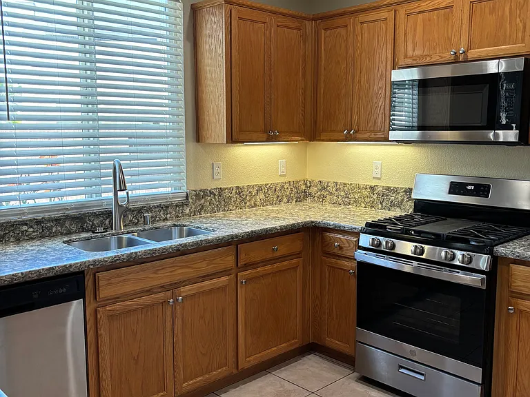 1543 Cole Ln — Photo 7
