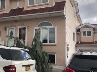15 Cardinal Ln, Staten Island, NY 10306