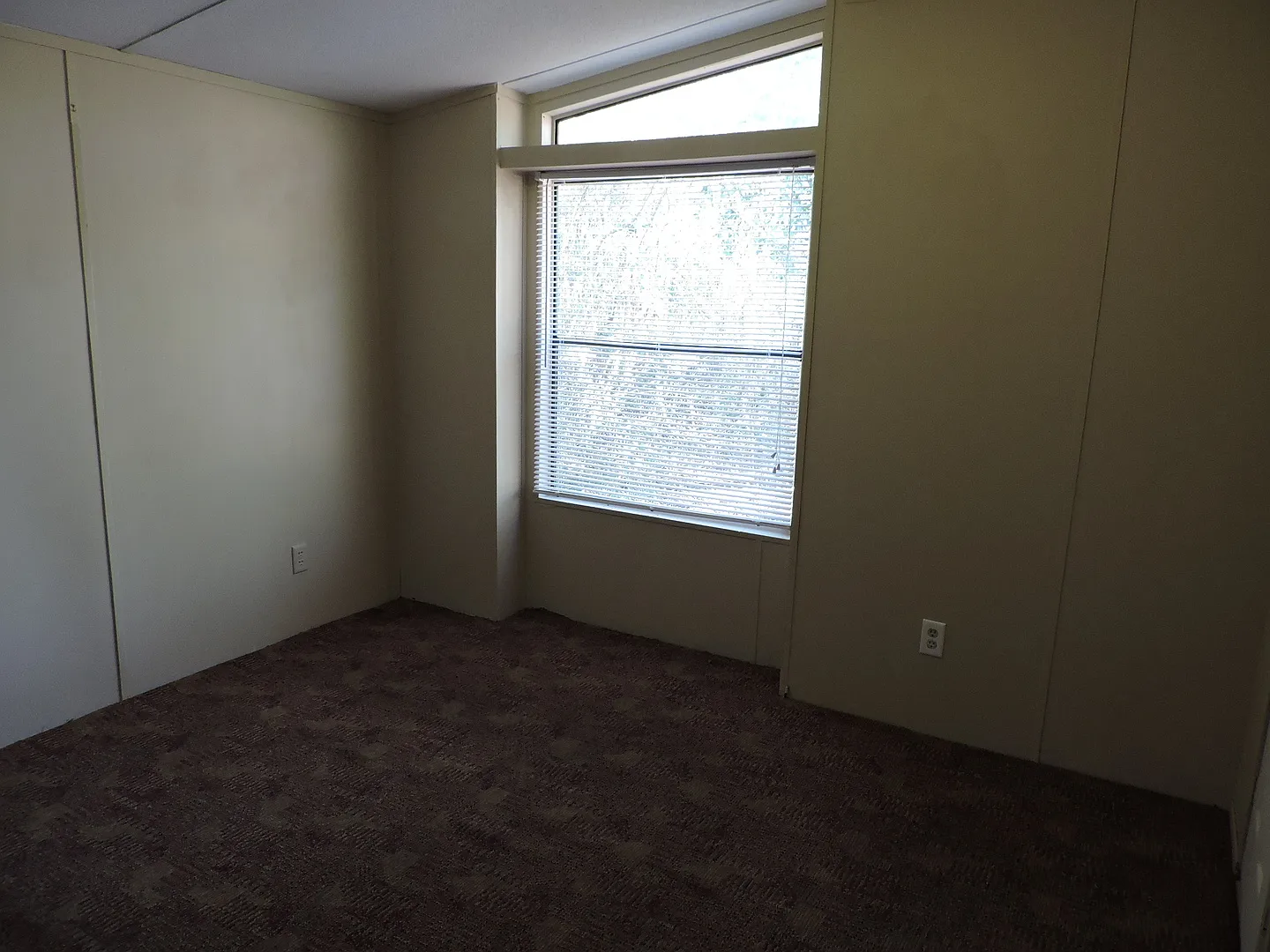 7380 Bills Way — Photo 4