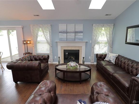 4th image of 57 Worthington Dr