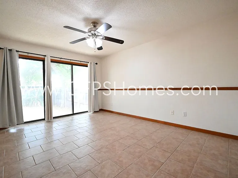 3934 Balsam Dr — Photo 20