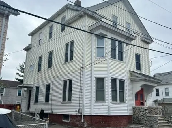 16 Carson St, Pawtucket, RI 02860