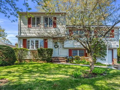 80 Russell Road, Garden City, NY, 11530
