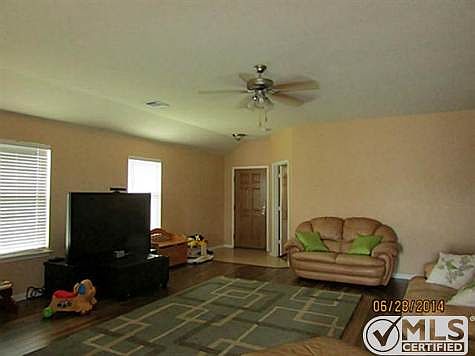 3rd image of 1309 Yukon Dr