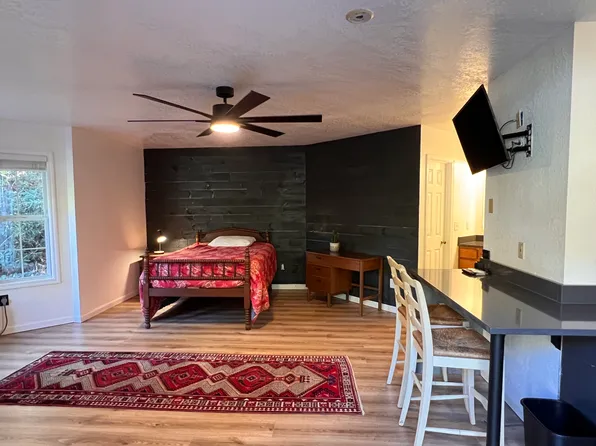 103 Resort Ln #3, Lake Lure, NC 28746