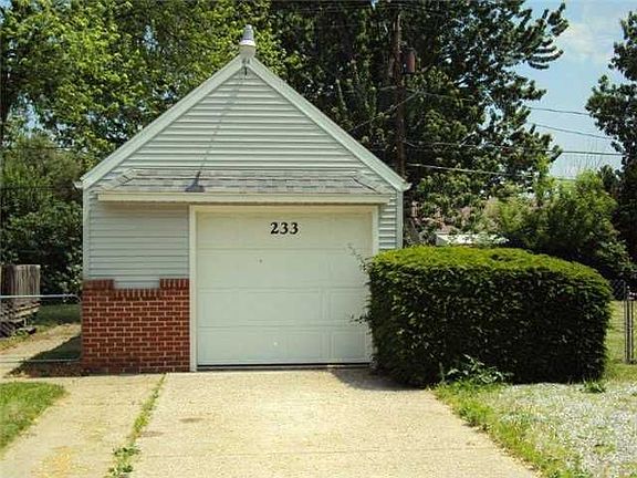 2nd image of 233 Gardner Ave