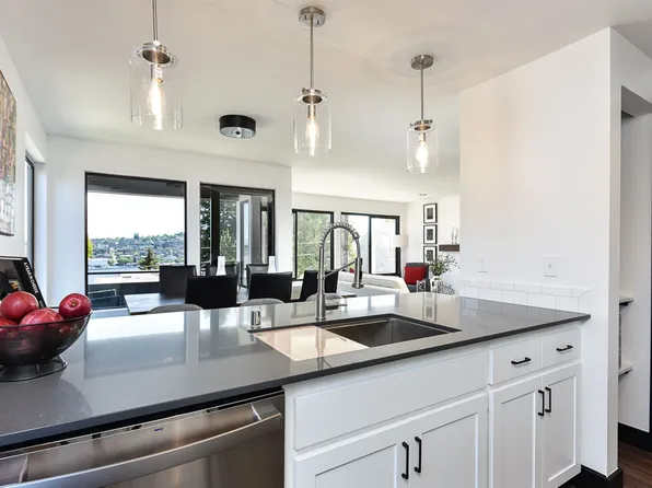 2410 Dexter Ave N #102, Seattle, WA 98109
