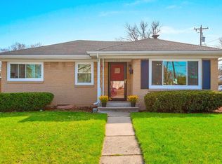 1295 Hickory Hill Dr, Green Bay, WI 54304