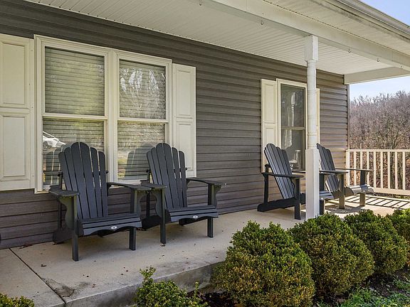 5th image of 126 Wayland Ct