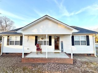 1105 Mount Olivet Rd, Kannapolis, NC 28083