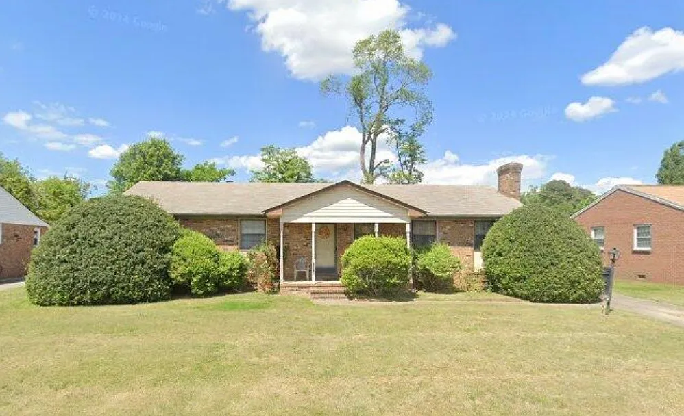 4 bed, 1.5 bath, 1467 sqft, $2,200 — Photo 1