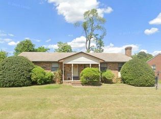 1206 Burlington Dr, Colonial Heights, VA 23834