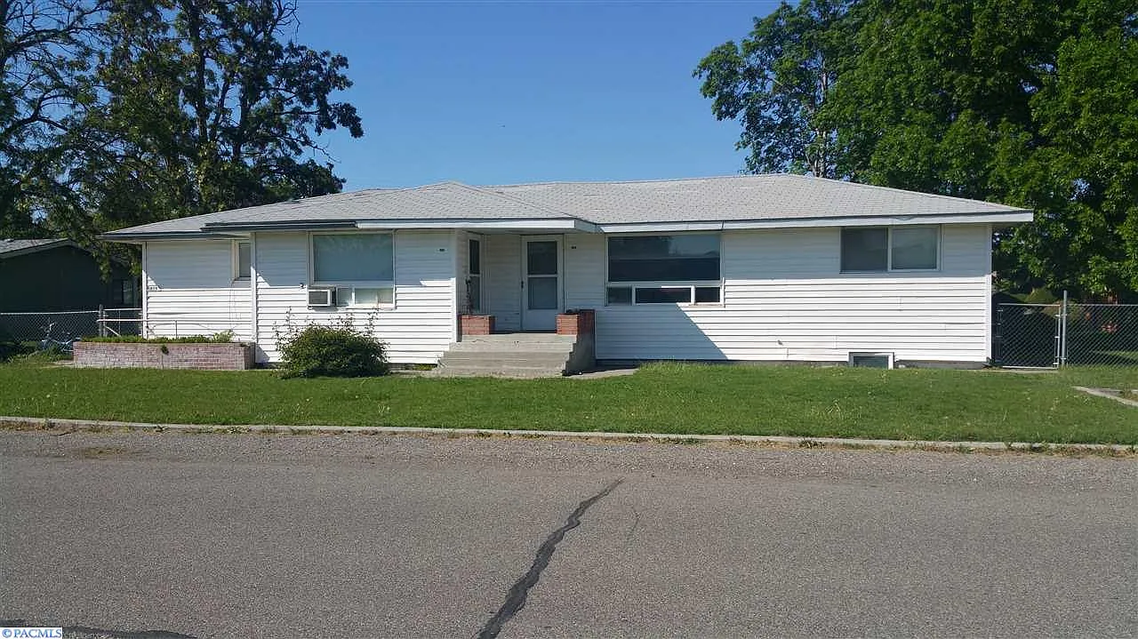 3815 W Henry St photo 1