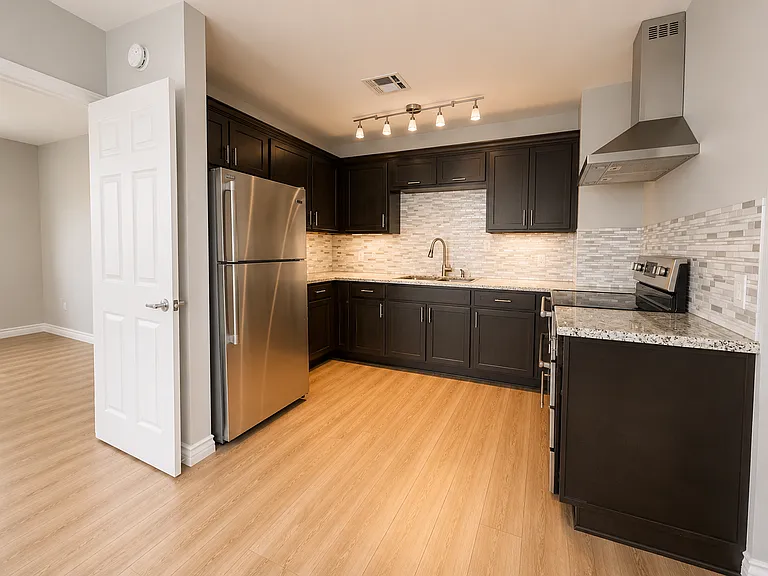 1033 E Roosevelt St #B — Photo 6