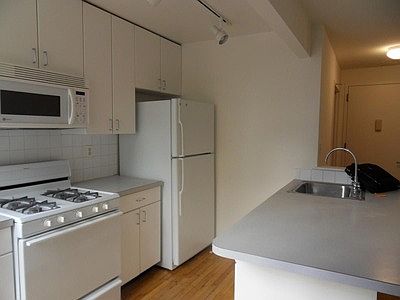 3rd image of 194 E 2nd St