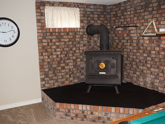 Earth Stove with brick harth