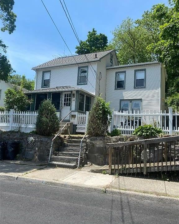 1st image of 11 Liberty St