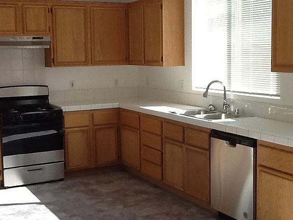 4th image of 15149 Spinnaker Dr