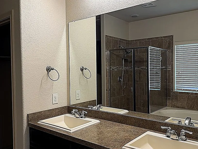 1800 Potrillo Ln — Photo 3