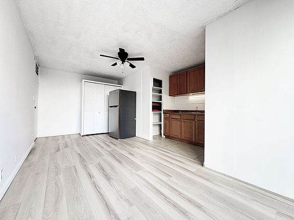 4th image of 249 Kapili St APT 403