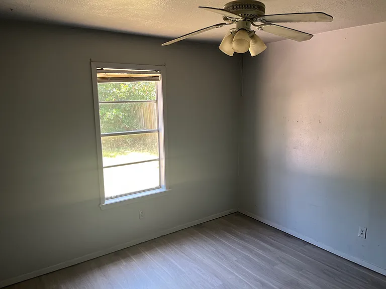 1412 Bermuda Ct — Photo 9
