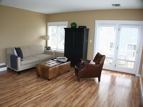 2nd image of 547 White Cliff Dr