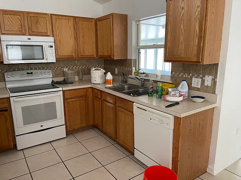 4 Burbank Dr — Photo 8