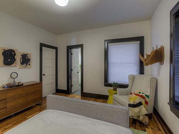4th image of 3804 Farnam St APT 406