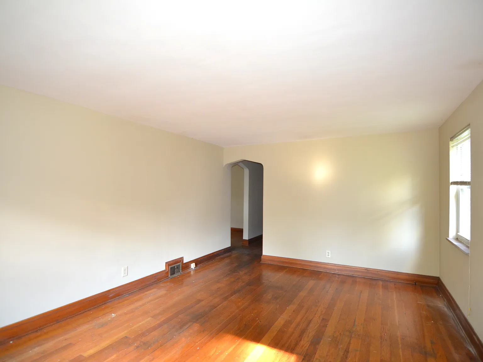 2 bed, 875 sqft, $1,295 — Photo 2