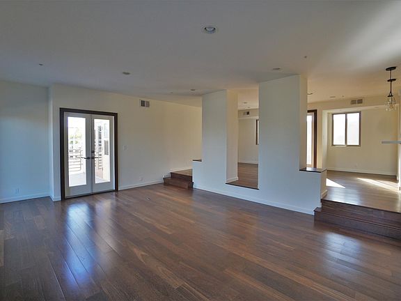 2nd image of 803 Devon Ct