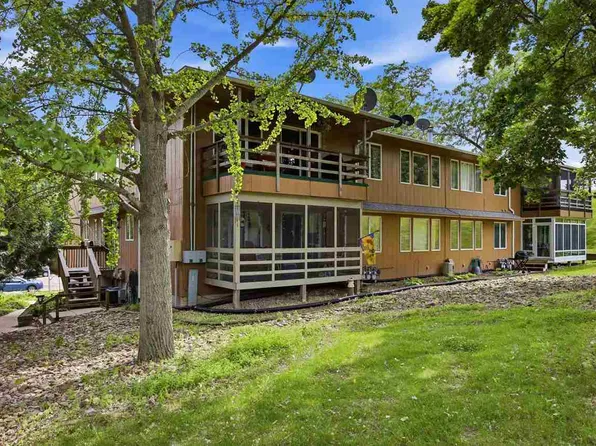 1726 Pikes Peak Ct NE, Cedar Rapids, IA 52402