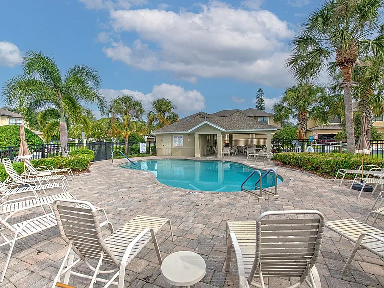 5116 Bay Isle Cir — Photo 40