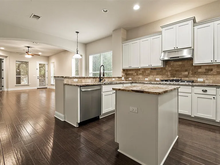 11704 Quintana Cv — Photo 15