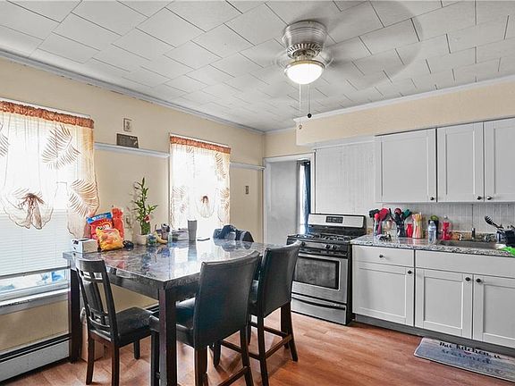 3rd image of 195 Urban Ave