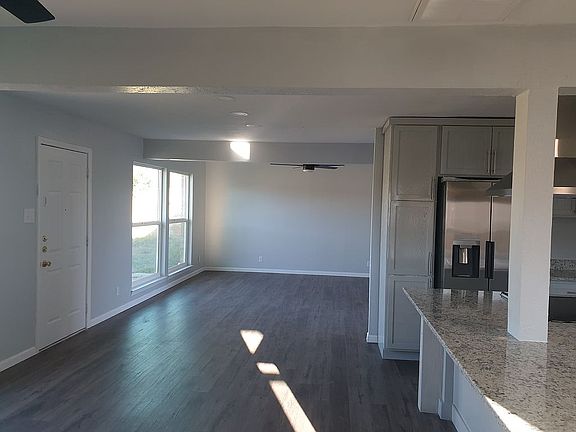 4th image of 5125 Chateau Ave