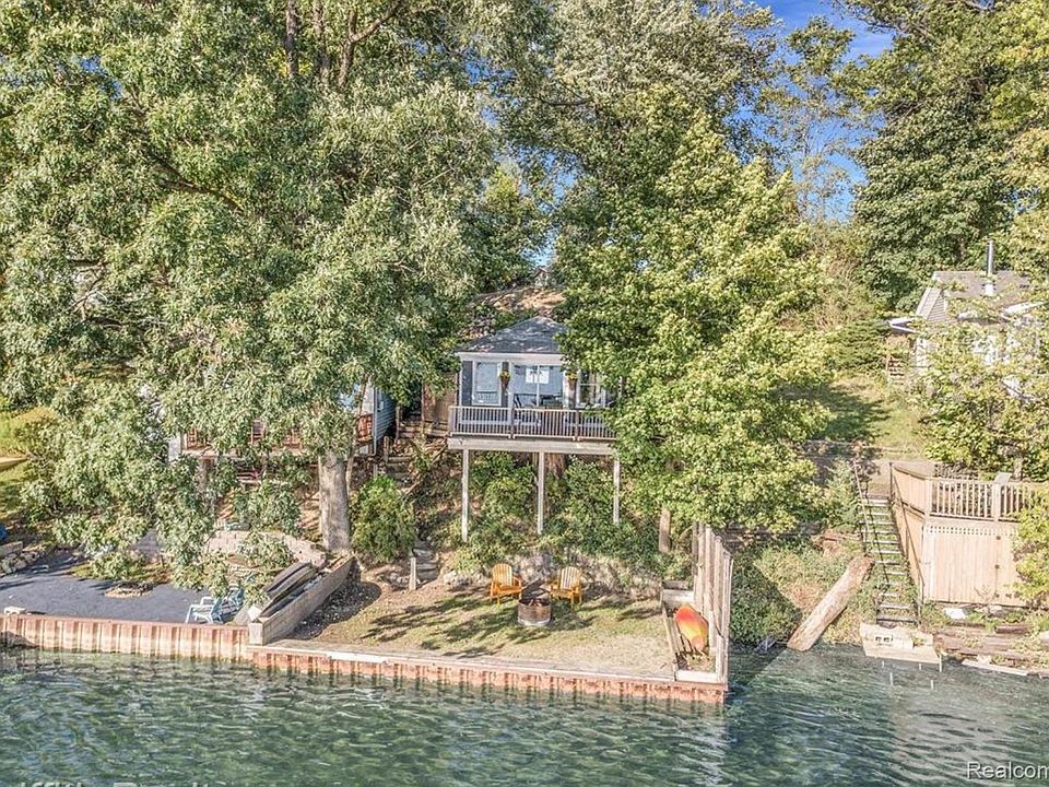 1st image of 6048 Briggs Lake Dr
