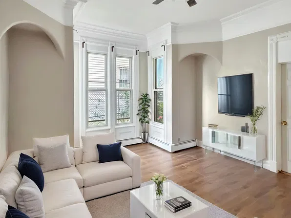 38 S 15th Ave #1, Mount Vernon, NY 10550