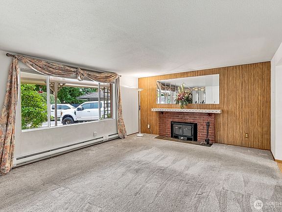 5th image of 2322 98th Street SE
