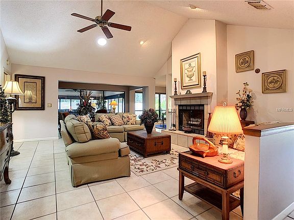 4th image of 4150 Creekwood Ln