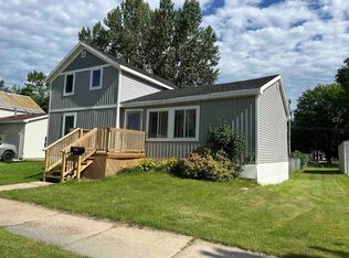 117 Adams St, Oconto, WI 54153