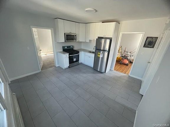 5th image of 33 Union Ln