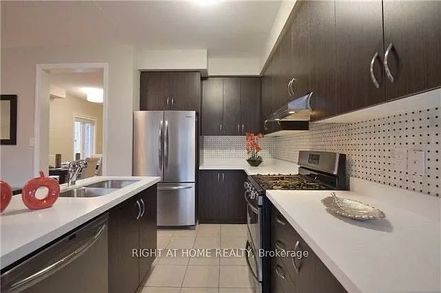 693 Ferguson Dr — Photo 4