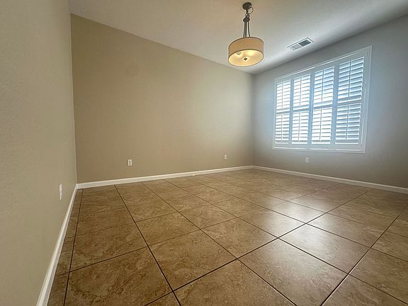 4th image of 1886 Ventura Dr
