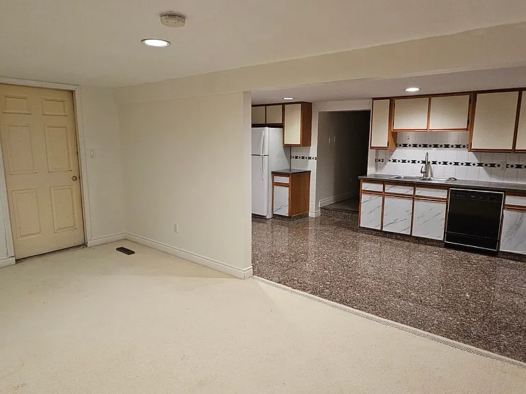 6845 Broadway — Photo 16